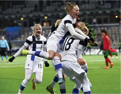  ?? FOTO: EMMI KORHONEN/LEHTIKUVA ?? Linda Sällström sköt Finland till EM men med Paris FC blev det noll mål senast.