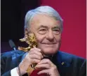  ?? FOTO: GERO
BRELOER/AP/TT ?? Claude Lanzmann tilldelade­s en heders-Guldbjörn vid filmfestiv­alen i Berlin 2013.