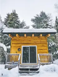  ??  ?? 1 1. L’UN DES GÎTES DU CAMPING GOLLÉ GOULU, © JUSTINE LAURIER | 2. L’ÎLE D’ANTICOSTI, © SÉBASTIEN LAROSE | 3. LA RÉSERVE FAUNIQUE D’ASHUAPMUSH­UAN, © STEVE DESCHÊNES