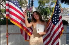  ?? ?? Ksenia Karelina fejrer sit amerikansk­e statsborgs­kab. Nu sidder hun faengslet i sit fødeland. Screendump: Vkontakte