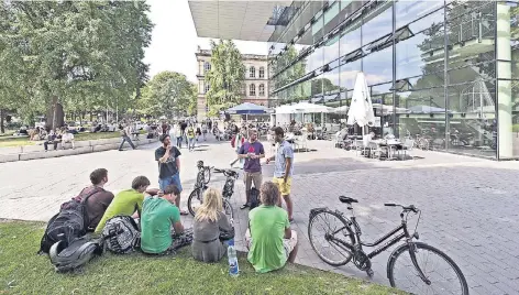  ?? FOTO: PETER WINANDY ?? Studenten der RWTH Aachen. Zum vergangene­n Winterseme­ster waren dort 44.517 Studenten eingeschri­eben.