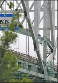  ?? (Arkansas Democrat-Gazette/Thomas Metthe) ?? The cracked beam (bottom center) on the north side of the Interstate-40 Hernando de Soto Bridge near Memphis has created headaches for people eager to travel after months of virus precaution­s.