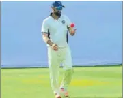  ?? HT PHOTO ?? Parvez Rasool juggles with pink ball in Kanpur on Tuesday.