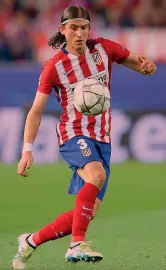  ??  ?? FILIPE LUIS 32 anni, difensore del Brasile e dell’Atletico Madrid, dove ha giocato dal 2010 al 2014 ed è tornato nel 2015 dopo una stagione al Chelsea. È cresciuto nel Figuerense. Altre squadre: Ajax, Castilla e Deportivo La Coruña