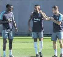  ?? FOTO: PERE PUNTÍ ?? Rafinha, que regresa a la lista, con Semedo y Arthur