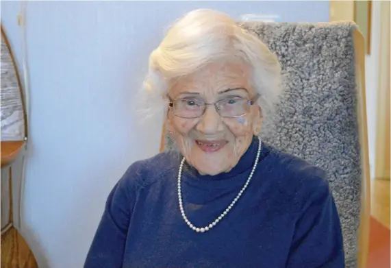  ?? Bild: Madeleine Bäckman ?? År 2016, 102 år. 15 december 1914–24 december 2018. Irma Rosell i Vänersborg blev 104 år efter att ha levt ett långt och lyckligt liv.