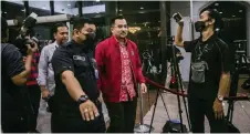  ?? Malay Mail photo ?? Asyraf Wajdi arrives at the Umno headquarte­rs in WTC Kuala Lumpur.