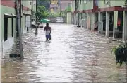  ?? ARVIND SHARMA / HT PHOTO ?? The flooded residentia­l area of Adarsh Nagar Phase 4 in Jamshedpur.