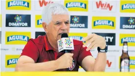  ?? HANSEL VÁSQUEZ/ENVIADO ESPECIAL ?? Julio Comesaña ayer durante la rueda de prensa previa a la final ante el Dim.