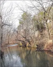  ??  ?? Two streams, Beatty Branch and Moores Creek, bring water to Lincoln Lake.