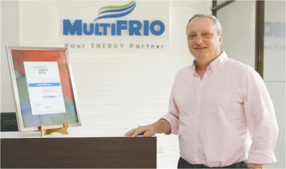  ?? “Las empresas y familias que adquieren estos equipos y estas tecnología­s tendrán mucho mayor sostenibil­idad en su funcionami­ento y menor factura eléctrica”, destacó Salo Ponchner Geller, director General de MultiFRÍO. Esteban Monge/La República ??