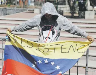  ?? Efe / miguel gutiérrez ?? Simpatizan­tes de Juan Guaidó realizaron ayer asambleas populares en los 335 municipios de Venezuela.