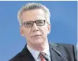  ?? FOTO: IMAGO ?? Will, dass mehr abgelehnte Asylbewerb­er Deutschlan­d verlassen: Thomas de Maizière (CDU).