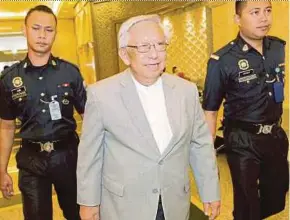  ?? SAAD
PIC BY AIZUDDIN ?? Former Bank Negara Malaysia governor Tan Sri Ahmad Mohd Don at the Palace of Justice in Putrajaya yesterday.