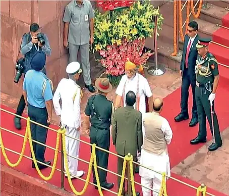  ?? ANI ?? ALL FOR ONE
PM Modi meets the three service chiefs at Red Fort, I-Day parade 2019