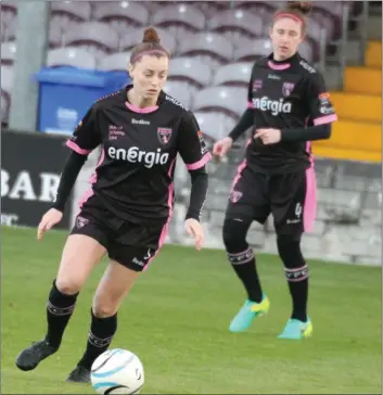  ??  ?? Lauren Dwyer of Wexford Youths Women has time on the ball during the weekend win in Galway.