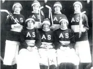  ?? COURTESY OF THE CORNWALL SPORTS HALL OF FAME ?? The “invincible” Cornwall Victorias, wearing their All Star jerseys for a U.S. barnstormi­ng tour, were led by Albertine (Miracle Maid) Lapensée, front row centre, who guided the Vics to an undefeated 1917-18 season.