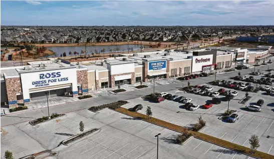  ?? NewQuest Properties ?? The Grand at Aliana, a developmen­t of NewQuest Properties at West Grand Parkway South and West Airport Boulevard in Richmond, will welcome anchor tenants Michaels, Ross Dress for Less and Ulta in March.