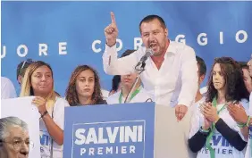 ?? Ansa ?? Censore Matteo Salvini, segretario della Lega, sul palco di Pontida