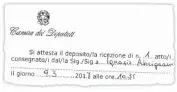  ?? Ansa ?? L’atto
La dichiarazi­one congiunta presentata alla Camera; accanto, Denis Verdini e Sergio Scarpellin­i