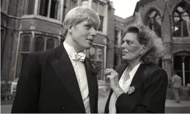  ?? Photograph: Brian Smith/Reuters ?? Melina Mercouri, the Greek culture minister, speaks with Boris Johnson in 1986 before her Oxford Union address.