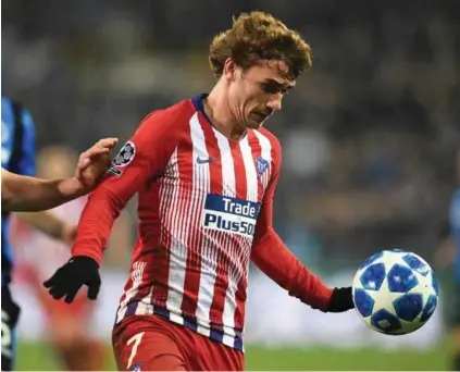  ?? AFP ?? DUELO. Antoine Griezmann, del Atlético del Madrid, ganó el título mundial con la selección de Francia.