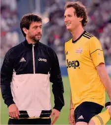  ??  ?? Il presidente della Juve Andrea Agnelli e il n.1 Exor John Elkann ANSA