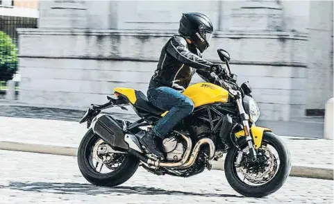  ??  ?? La gama. Ducati ha previsto una versión de la 821 limitable para los usuarios con carnet A-2, una buena decisión a la hora de decidirse por este modelo, que es, tal vez, el más equilibrad­o de la gama creada en los años noventa