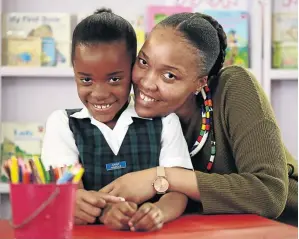  ?? /ALAN EASON ?? Eight-year-old Clarendon Primary pupil Daisy Ngedle, who wrote to President Cyril Ramaphosa, with her mother Zenande.