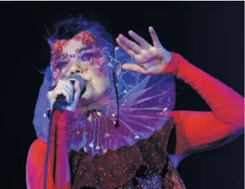  ??  ?? Björk će idućeg ljeta nastupiti u pulskoj Areni
