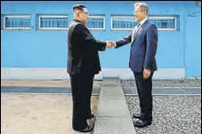  ?? AFP FILE ?? Kim Jong Un (left) and Moon Jaein.