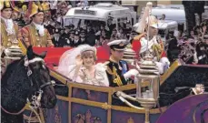  ?? FOTO: IMAGO IMAGES ?? Prinzessin Diana und Prinz Charles in einer Kutsche anlässlich ihrer Hochzeit am 29. Juli 1981 in London.