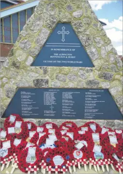  ?? Pictures: Gary Browne FM4406516 ?? The new war memorial in Aldington