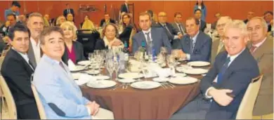  ??  ?? Luis A. Iñigo-García, Juan Luis Gutiérrez Chico, Ignacio Velázquez, María del Carmen Martín, Pilar Bartolomé Hernández, Pedro Aranda, Enrique Herrera Ceballos, Rafael Gómez Medialdea, José Manuel Gómez Angulo y Miguel Ángel Arráez.