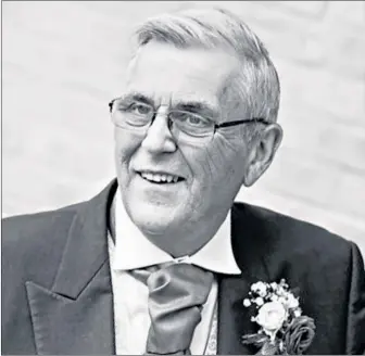  ??  ?? Tom Tyreman, at wedding of his son Jonathan last year, died after his transplant