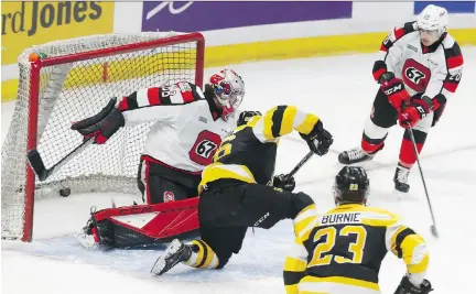  ?? TONY CALDWELL ?? Kingston’s Ted Nichol scores his first-period goal against the 67’s as the Frontenacs beat Ottawa 5-1 Wednesday during the Ontario Hockey League club’s annual School Day game at the Canadian Tire Centre.