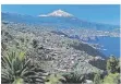  ?? FOTO: TENERIFE TOURISM ?? Spaniens höchster Berg ist der 3715 Meter mächtige Vulkan Teide auf Teneriffa.