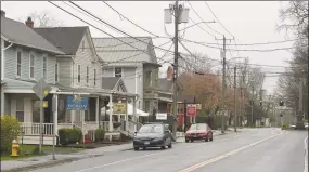  ?? H John Voorhees III / Hearst Connecticu­t Media ?? Downtown Kent on Thursday. Connecticu­t’s rural areas have been relatively untouched by coronaviru­s, with a few towns reporting zero cases.