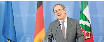  ?? FOTO: DPA ?? NRW-Ministerpr­äsident Armin Laschet (CDU) äußerte sich nach der Schaltkonf­erenz von Bundeskanz­lerin Merkel und der Bundesregi­erung mit den Ministerpr­äsidenten der Länder zum weiteren Vorgehen in der Corona-Krise.