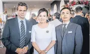  ??  ?? Torsten Küpper (Huawei), Petra Wassner, Geschäftsf­ührerin NRW-Invest, Xueqi Bei, Chinese Enterprise­s NRW