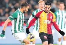  ??  ?? El futbolista colombiano Radamel Falcao García anotó uno de los goles del Galatasara­y en el triunfo del fin de semana ante Konyaspor.