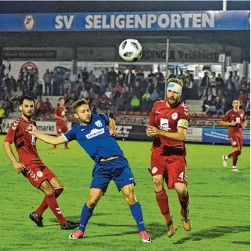  ?? Foto: Gerd Jung ?? Es sollte nicht sein: Der TSV Rain musste sich beim SV Seligenpor­ten mit 2:3 geschlagen geben.