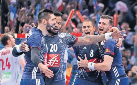  ?? FOTO: AP ?? Freude und Erleichter­ung pur: Nikola Karabatic, Cedric Sorhaindo, Daniel Narcisse und Nedim Remili (von links) nach dem Sieg im WM-Finale.