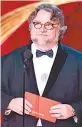  ?? ?? Guillermo del Toro es llamado el padrino de todos.