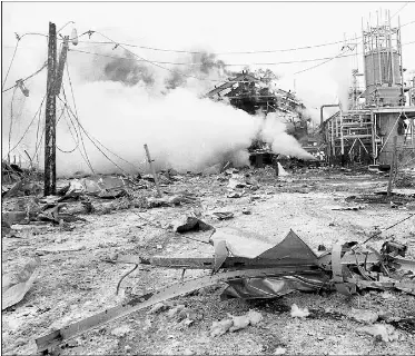 April 18, 1982: Blast and re rock CIL’S refinery row plant - PressReader