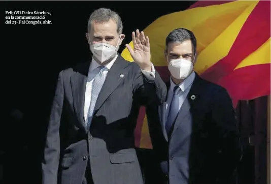  ?? José Luis Roca ?? Felip VI i Pedro Sánchez, en la commemorac­ió del 23-F al Congrés, ahir.