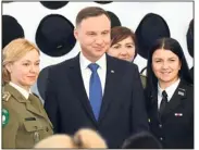  ?? (Photo AFP) ?? « Pardonnez, s’il vous plaît, pardonnez à la République, aux Polonais, à la Pologne d’alors », a supplié, hier, le président polonais Andrzej Duda.