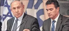  ??  ?? Benjamin Netanyahu junto a Yossi Cohen, director del Mosad, en 2019.