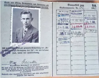  ?? FOTOS: HELLMUT KAINKA ?? Der Jugendherb­ergsauswei­s von 1938 belegt es: Max Kainka ist 1938 mit dem Fahrrad von Oberschles­ien nach Lindau an den Bodensee gefahren. Der Lindauer Stempel trägt das Datum 20. Juli 1938.