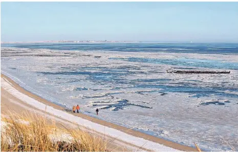  ?? FOTO: HOLGER WIDERA/SYLT MARKETING ?? Einsamkeit am Strand: Winter am Braderuper Watt